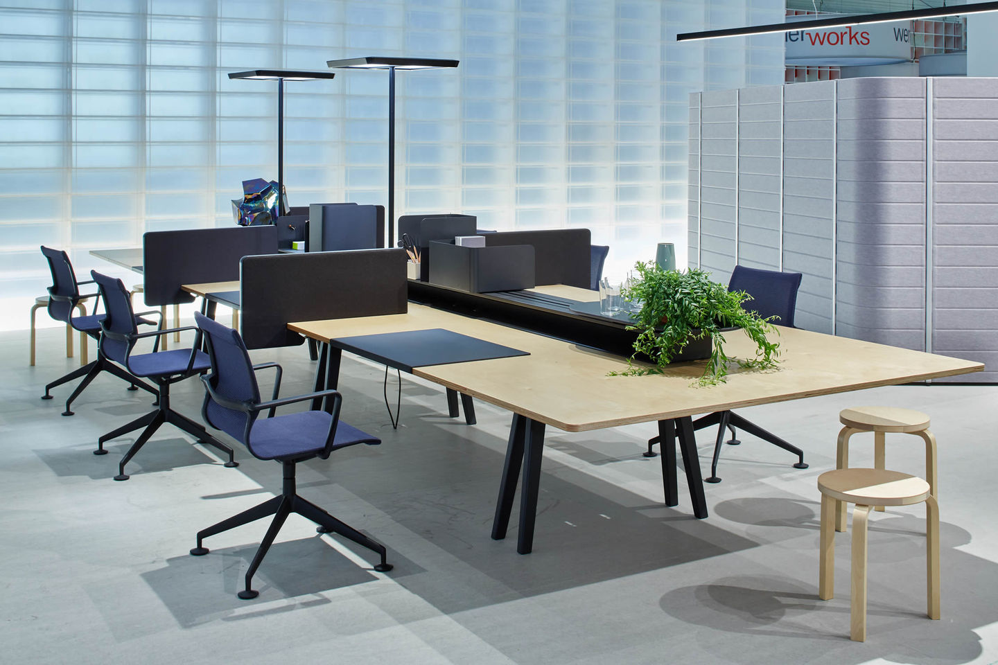 会议台|静音舱/洽谈屋|办公家具|球友会网页版家具|Workbays Space Service Point